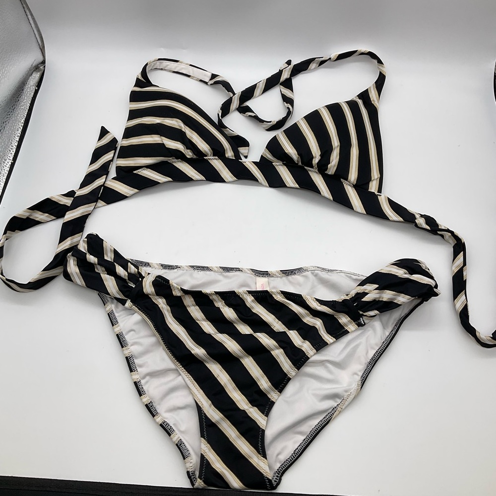 VICTORIAS‎ SECRET PADDED STRIPPED BIKINI